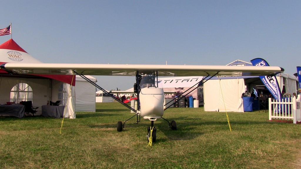 Surveyor tandem seating light sport aircraft from World